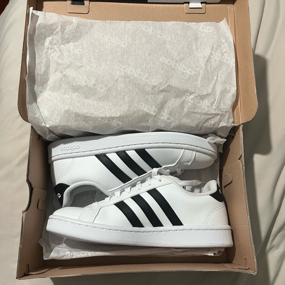 Adidas Grand Court black and white sneakers size 6 NEW IN BOX